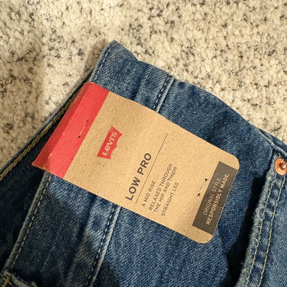 NWT Levi's Low Pro Distressed Mid Rise Blue Straight Leg Jeans 27 - Picture 3 of 8